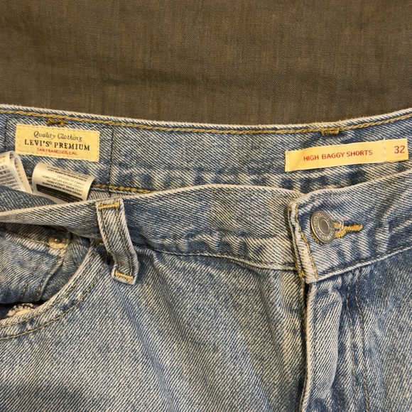 Levi’s High Baggy Shorts - Picture 3 of 4